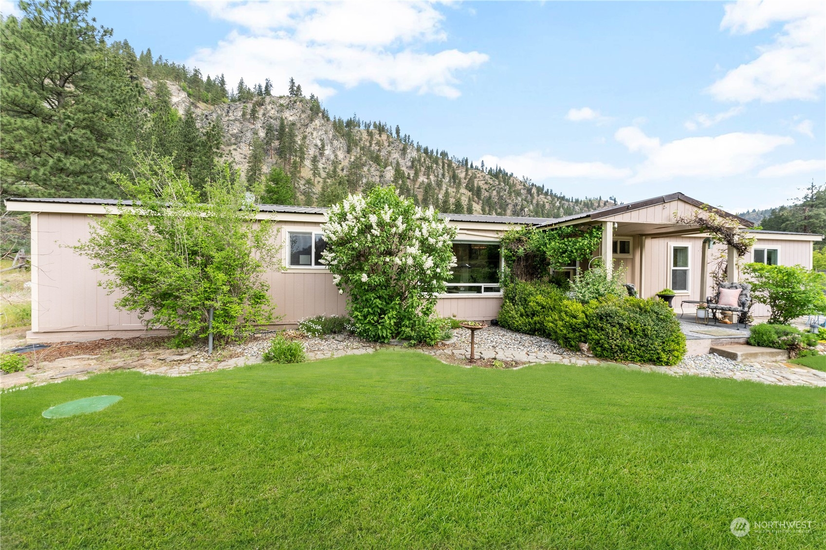 4550 Navarre Coulee Road Chelan, WA 98816 - Photo 2 of 37 Gallery Image 2
