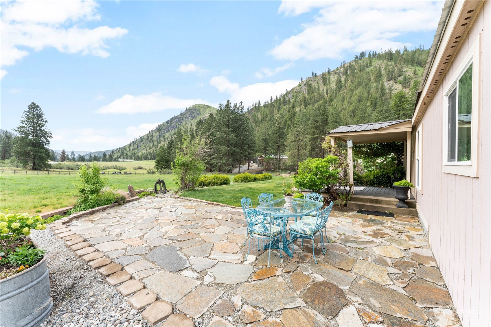 4550 Navarre Coulee Road Chelan, WA 98816 - Photo 4 of 37 Gallery Image 4