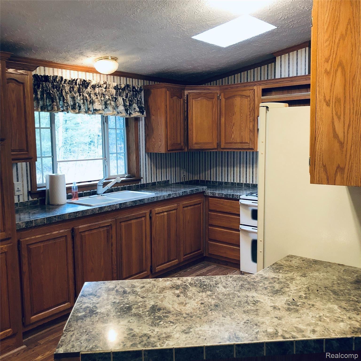 6554 Wildwood Road Alger, MI 48610 - Photo 9 of 51 IMG_2647.JPG
