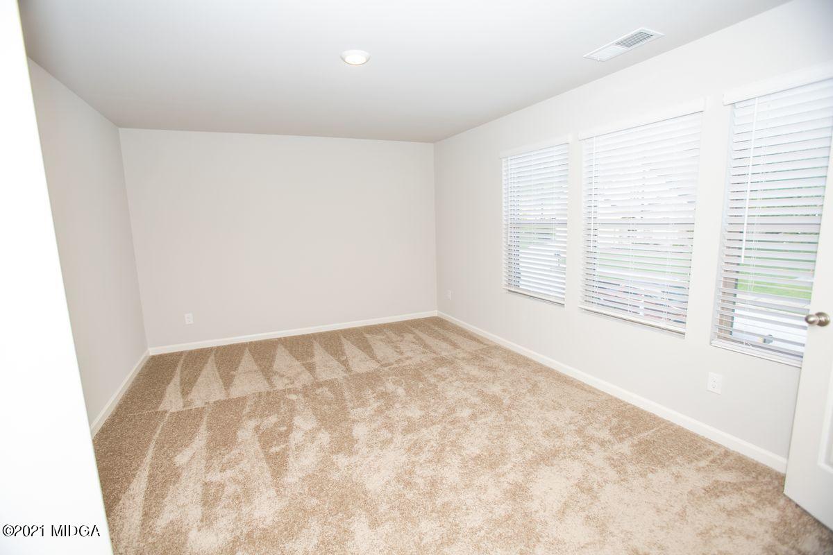 103 Sara Kay Lane, Unit 37 Macon, GA 31210 - Photo 34 of 38 a view of an empty room and a window