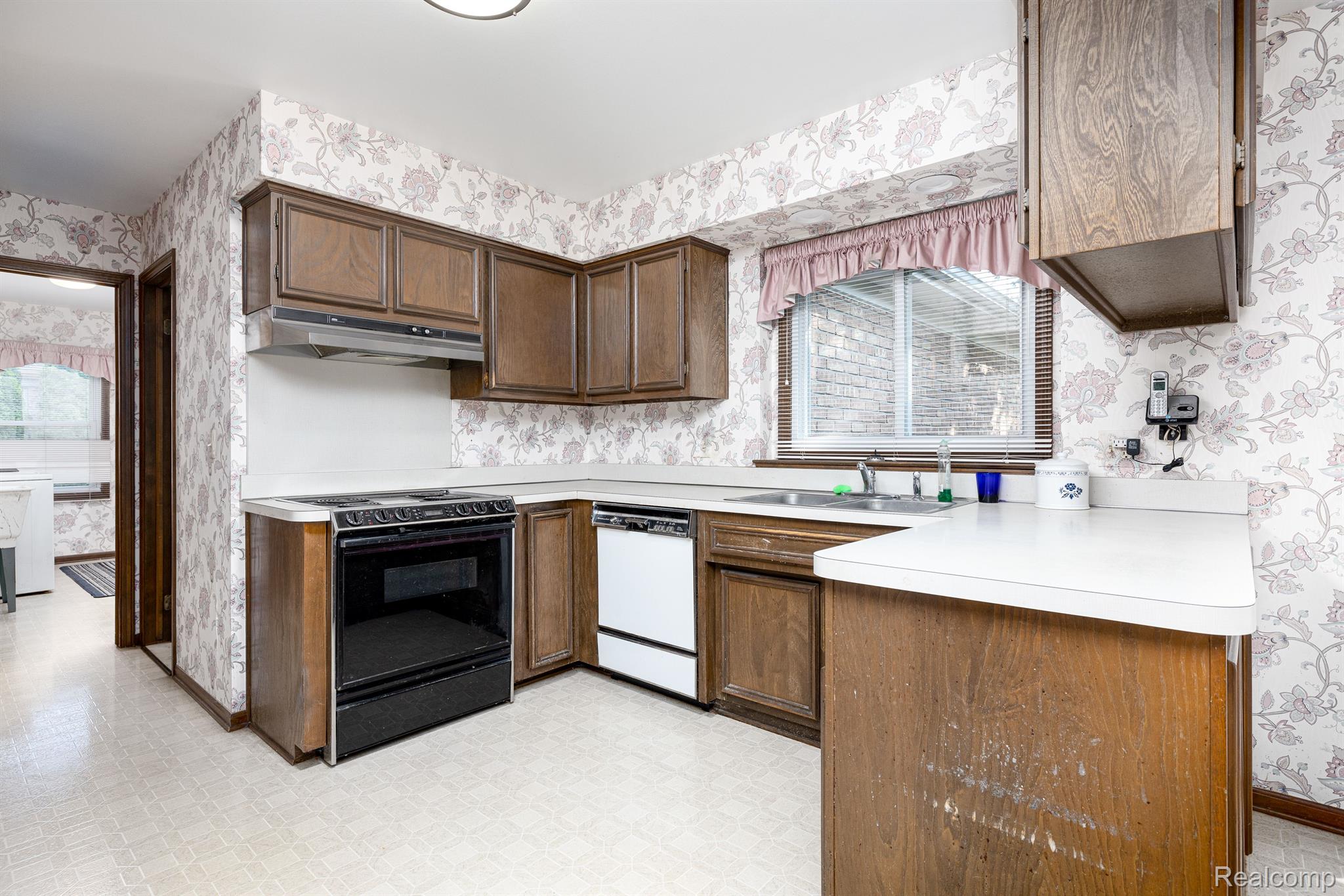 35345 Banbury Road Livonia, MI 48152 - Photo 11 of 33 Kitchen