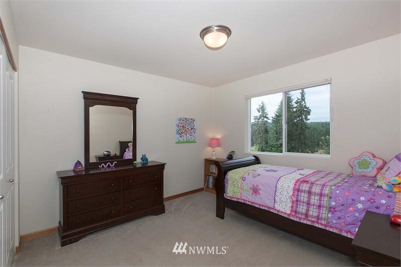 601 East Soderberg Road Allyn, WA 98524 - Photo 11 of 15