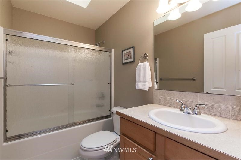 601 East Soderberg Road Allyn, WA 98524 - Photo 12 of 15