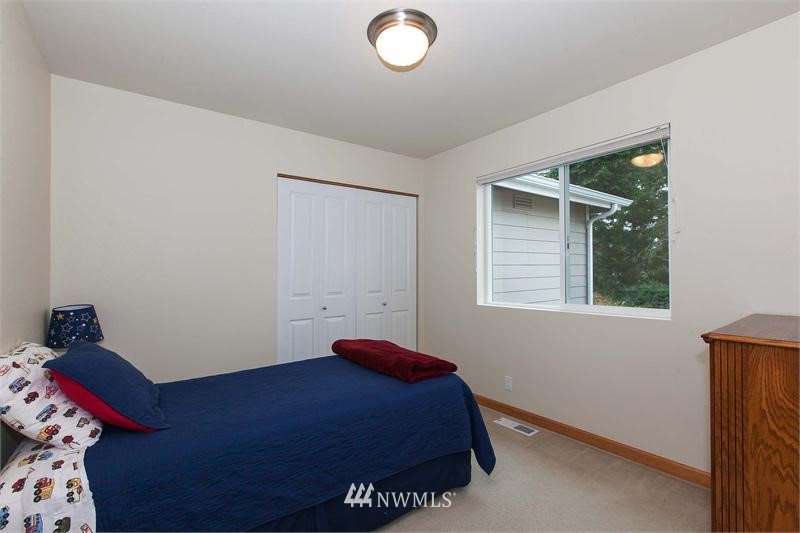 601 East Soderberg Road Allyn, WA 98524 - Photo 13 of 15