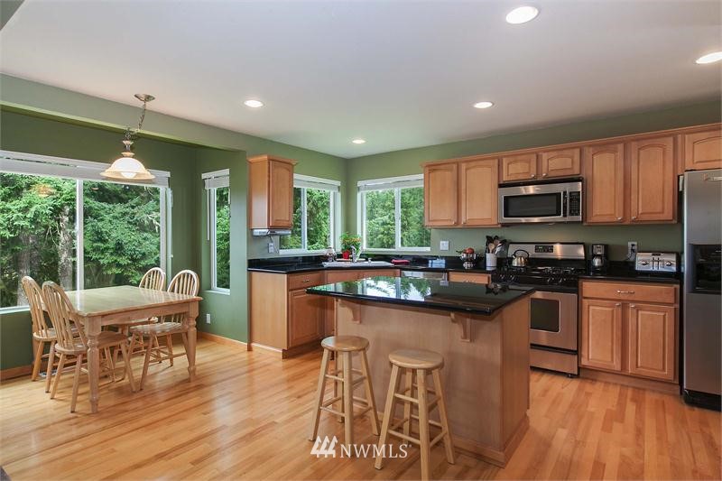 601 East Soderberg Road Allyn, WA 98524 - Photo 3 of 15