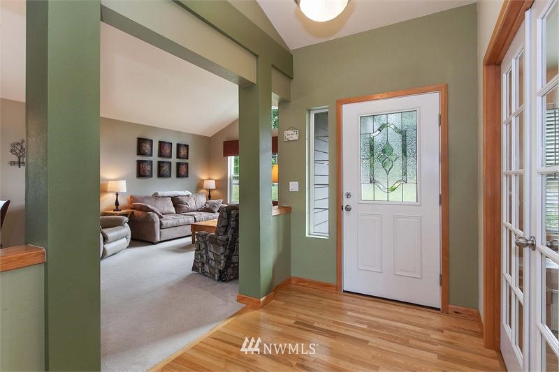 601 East Soderberg Road Allyn, WA 98524 - Photo 5 of 15