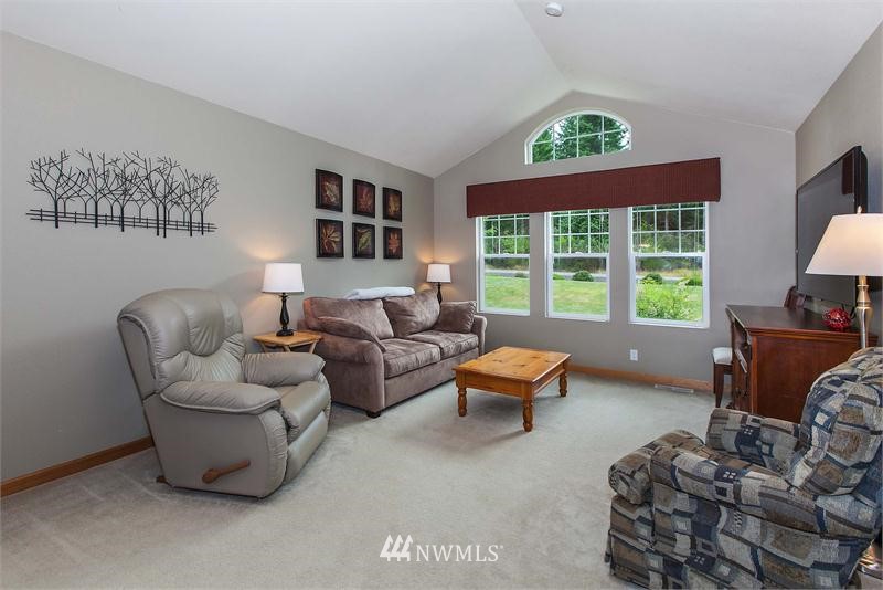 601 East Soderberg Road Allyn, WA 98524 - Photo 7 of 15