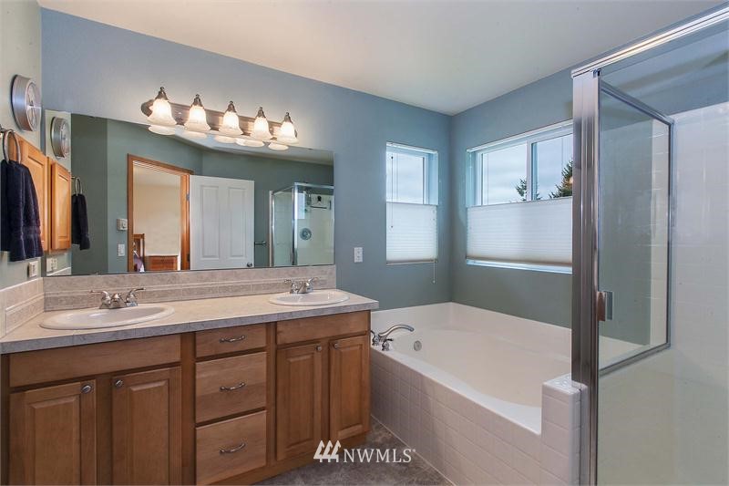 601 East Soderberg Road Allyn, WA 98524 - Photo 10 of 15