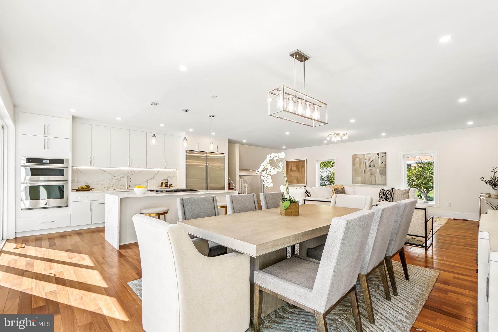 7301 Marbury Road Bethesda, MD 20817 - Photo 13 of 81 a view of a dining room with furniture