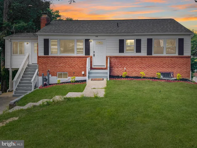 a front view of house with yard