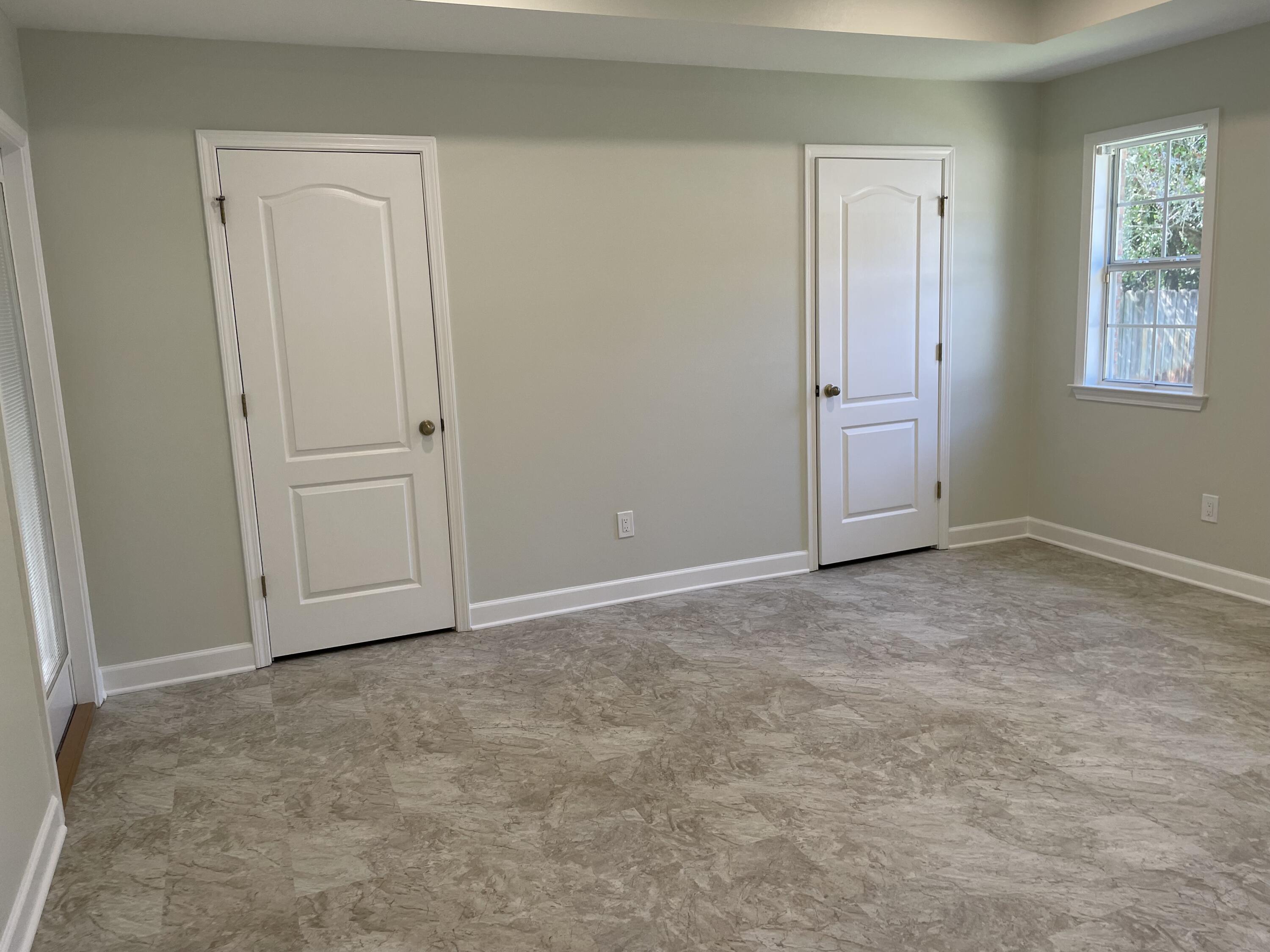 3 Walton Way Miramar Beach, FL 32550 - Photo 26 of 35 an empty room with windows and closet