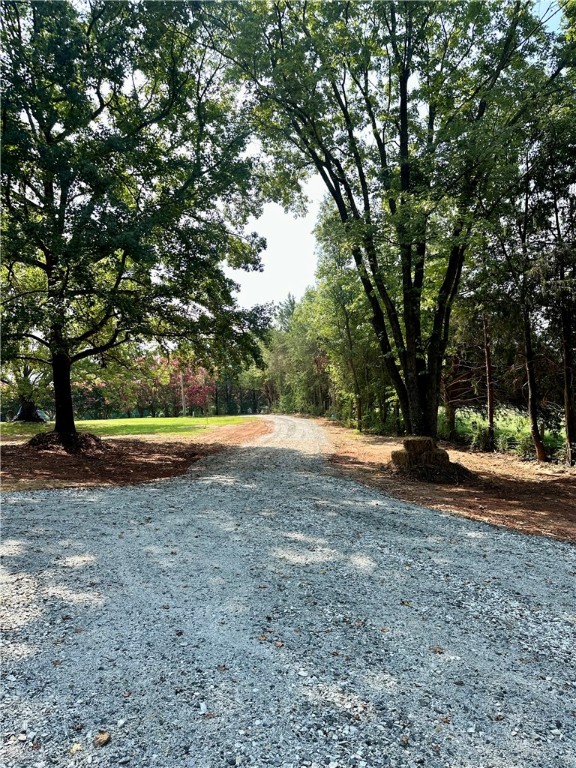 148 Dean Road Westminster, SC 29693 - Photo 3 of 29