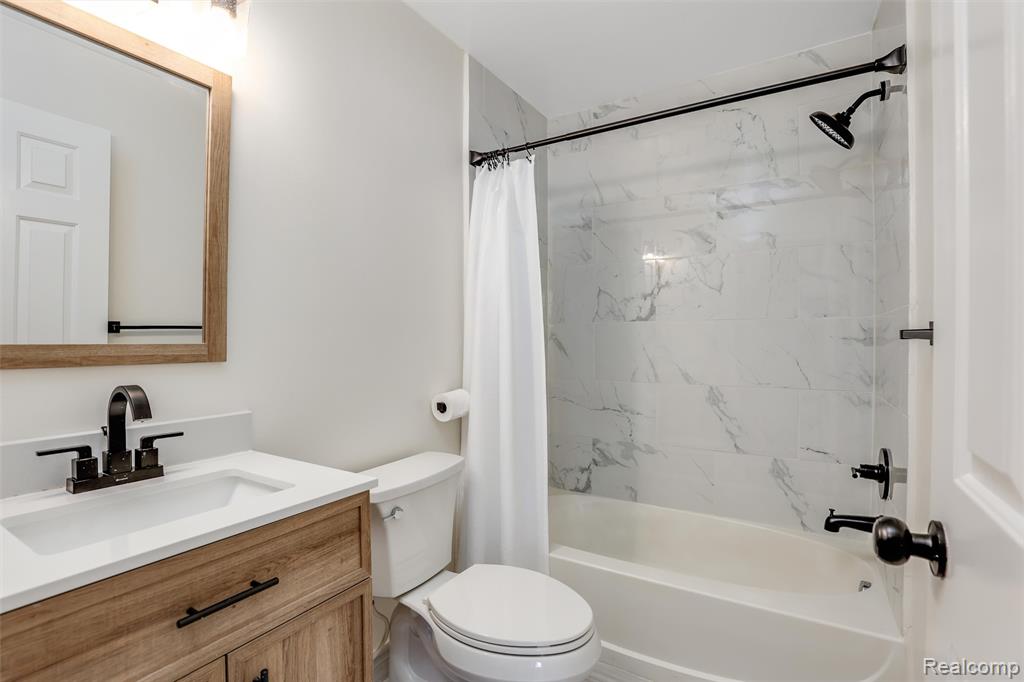 1111 Beaver Run Troy, MI 48083 - Photo 10 of 20