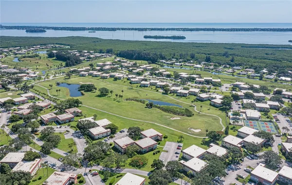 $3,100 | 20 Pine Arbor Lane, Unit 202, Vero Beach, FL 32962