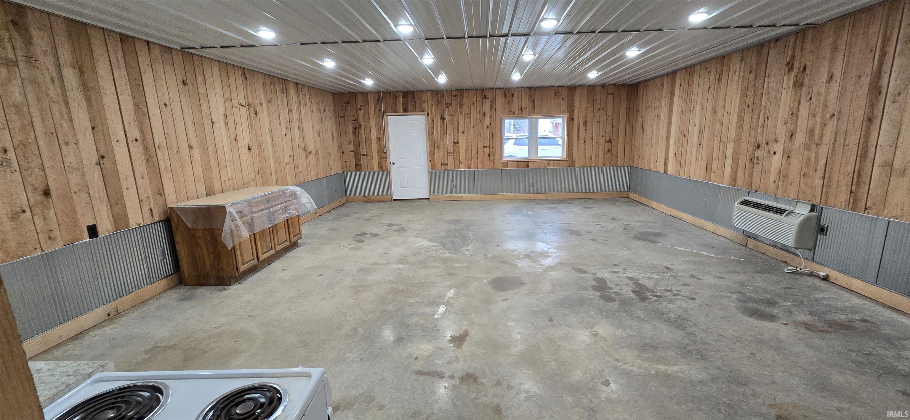 608 Northwest 2nd Street Washington, IN 47501 - Photo 8 of 23