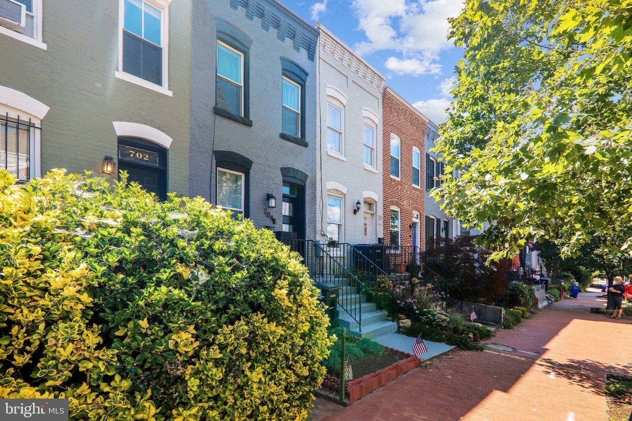 706 4th Street Southeast Washington, DC 20003 - Photo 2 of 25 Gallery Image 2