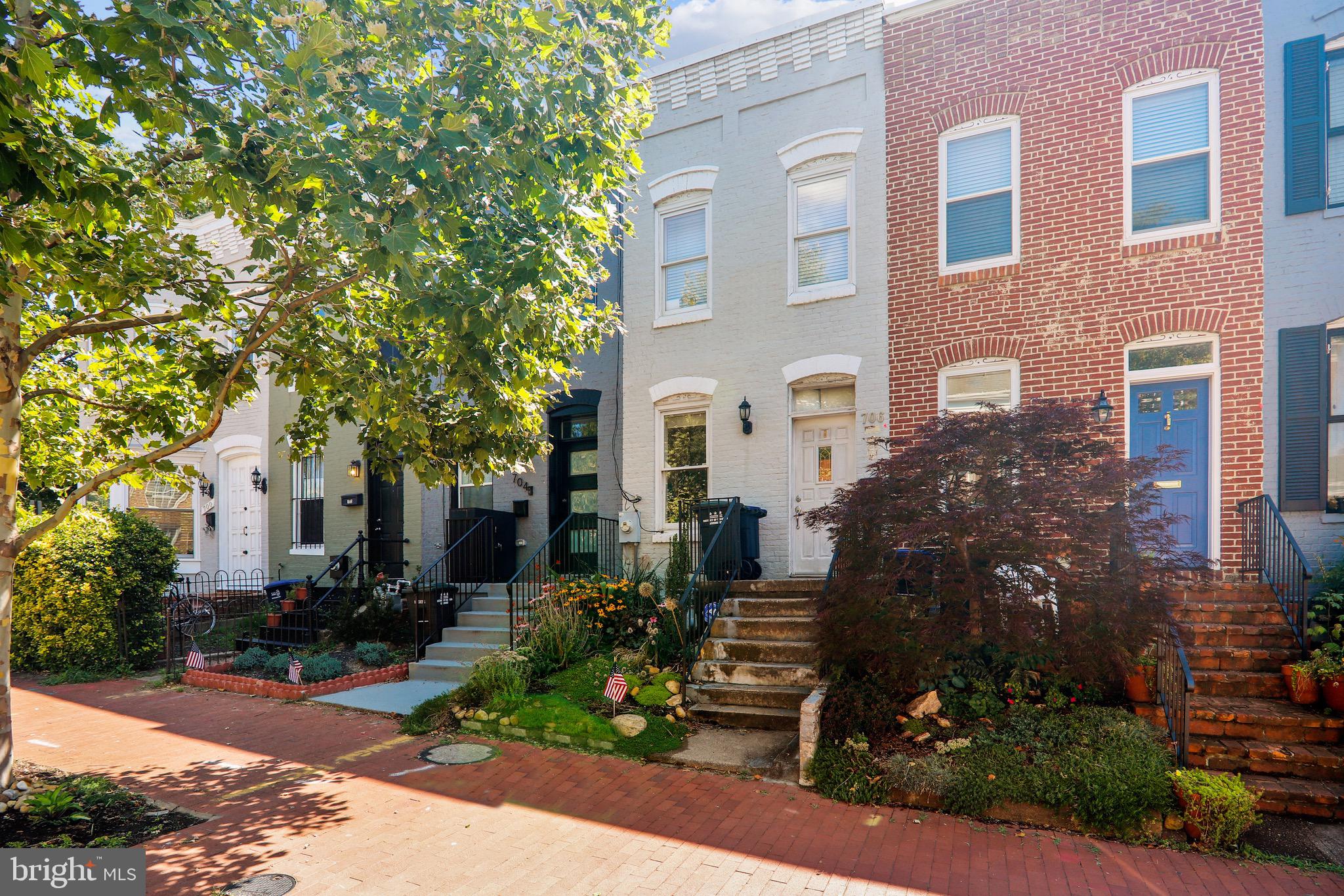 706 4th Street Southeast Washington, DC 20003 - Photo 4 of 25 Gallery Image 4
