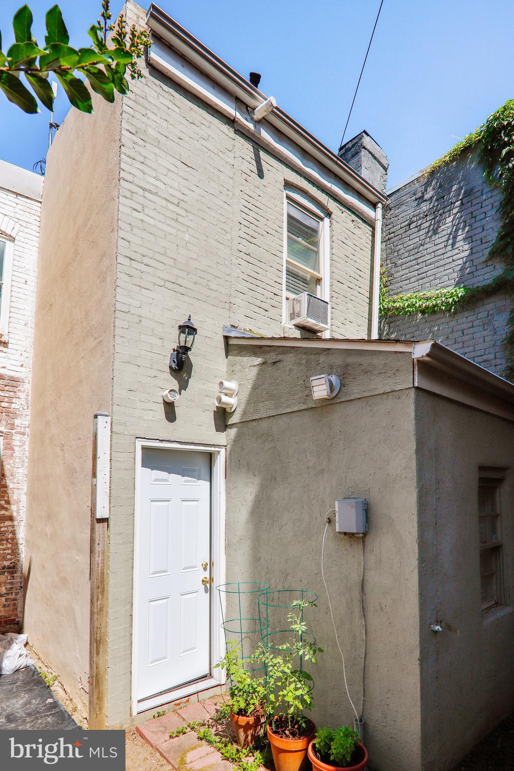 706 4th Street Southeast Washington, DC 20003 - Photo 6 of 25 Gallery Image 6