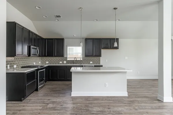 $2,100 | 527 Bridgestone Way, Buda, TX 78610