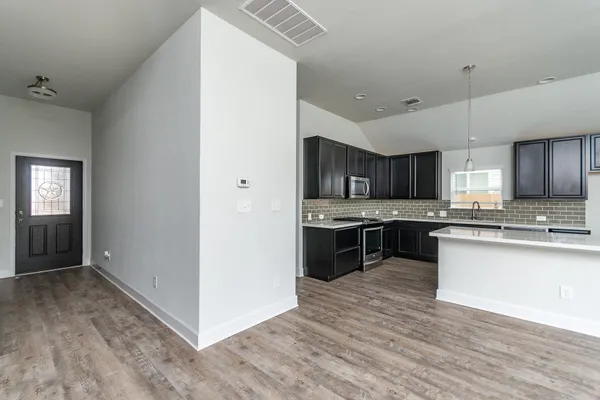 $2,100 | 527 Bridgestone Way, Buda, TX 78610