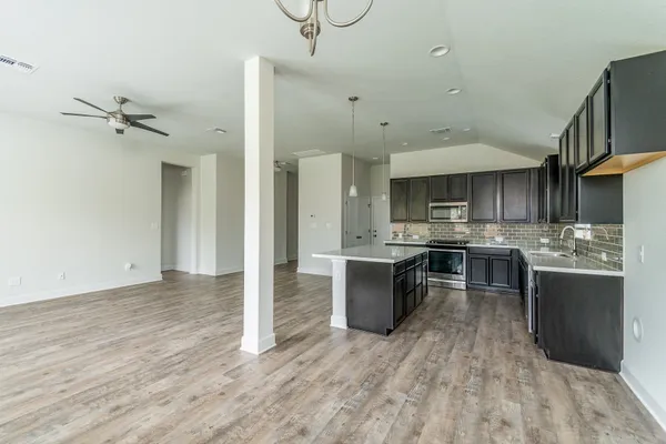 $2,100 | 527 Bridgestone Way, Buda, TX 78610
