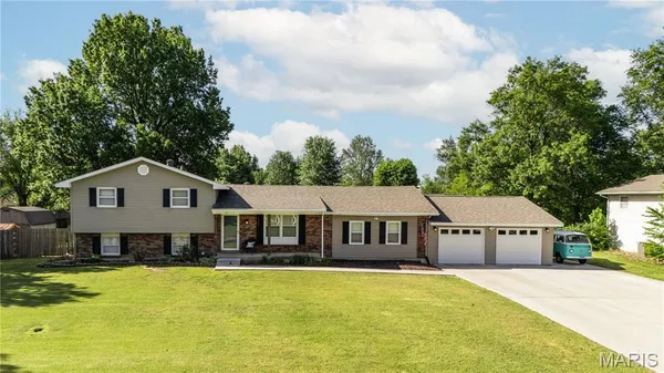 $325,000 | 113 Holmes Drive, Sikeston, MO 63801