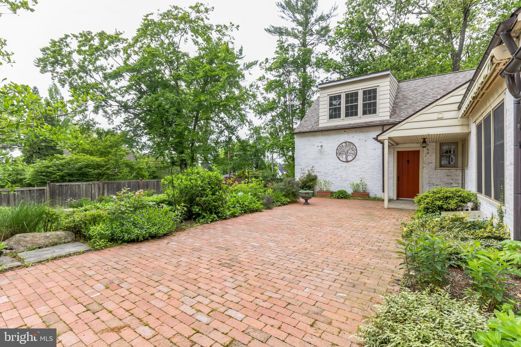501 Edann Road Glenside, PA 19038 - Photo 26 of 33 Front Patio