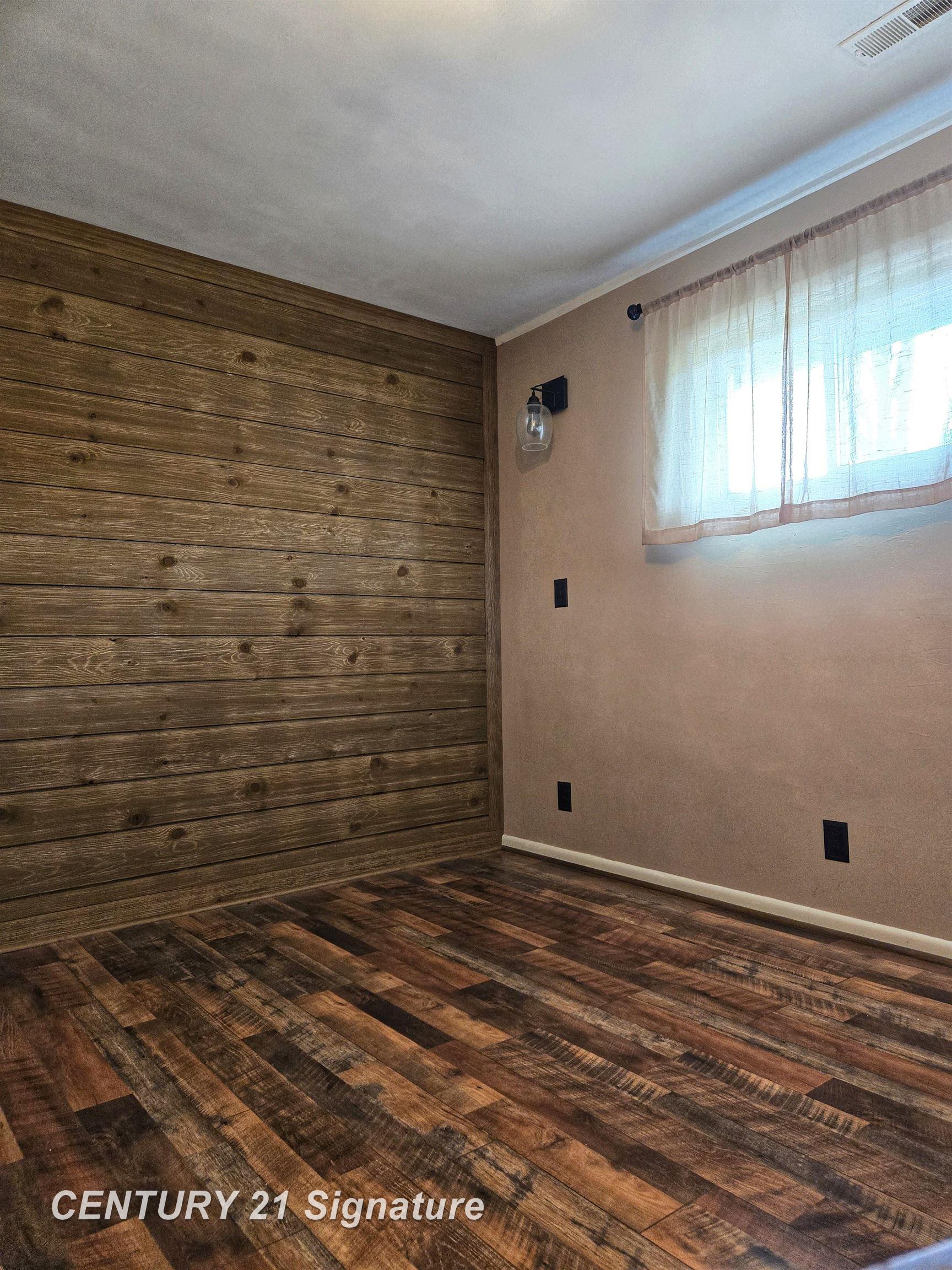 2312 King Road Saginaw, MI 48601 - Photo 9 of 13 Gallery Image 9