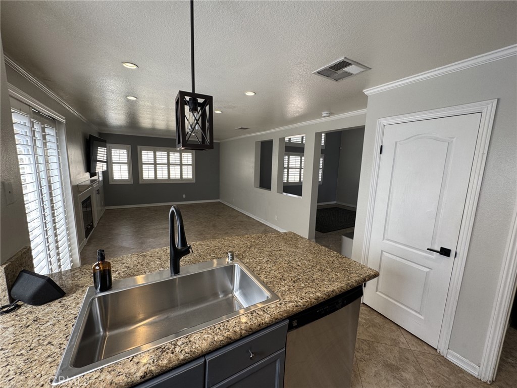 980 Acorn Lane Corona, CA 92878 - Photo 13 of 34