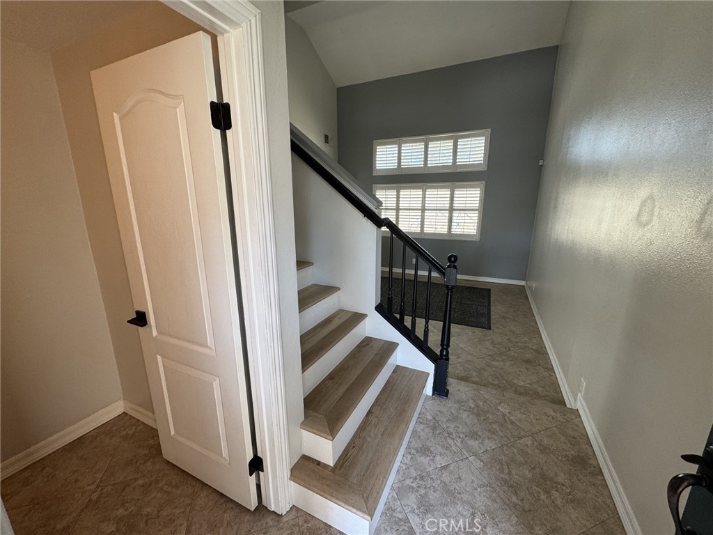 980 Acorn Lane Corona, CA 92878 - Photo 4 of 34