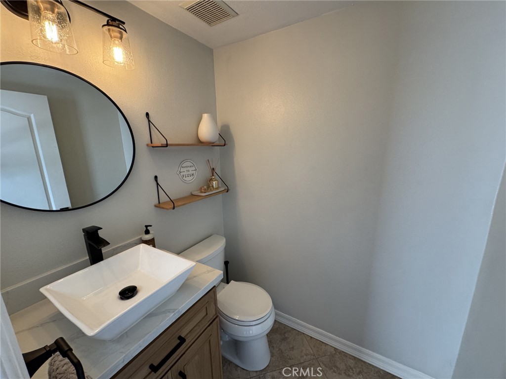 980 Acorn Lane Corona, CA 92878 - Photo 5 of 34