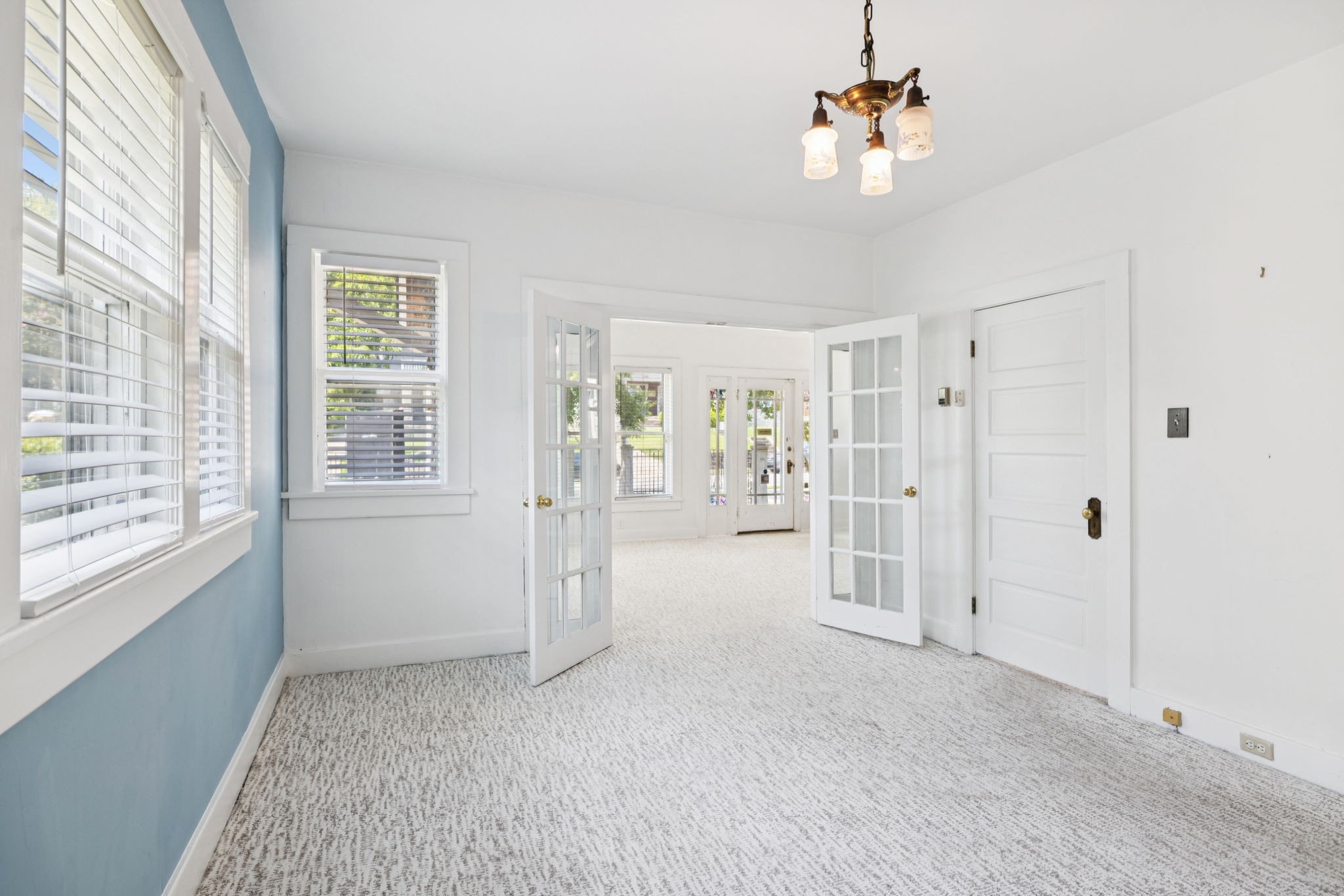1604 17th Avenue South Nashville, TN 37212 - Photo 18 of 53 a view of livingroom with hardwood