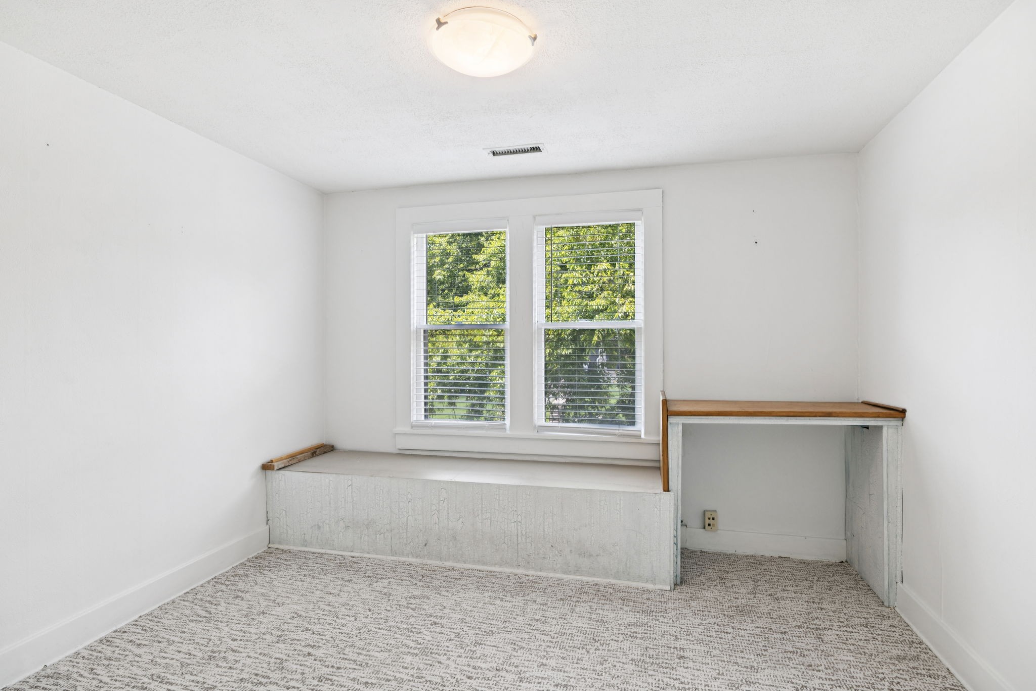 1604 17th Avenue South Nashville, TN 37212 - Photo 34 of 53 an empty room with a window