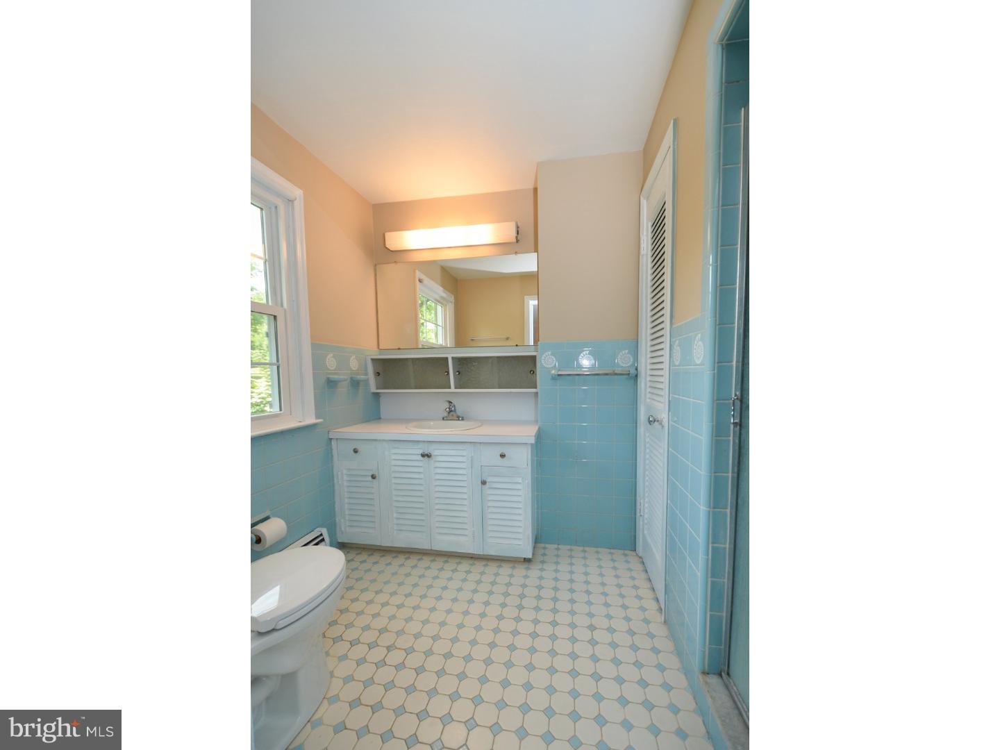 303 Powderhorn Road Fort Washington, PA 19034 - Photo 20 of 25 Master Bathroom