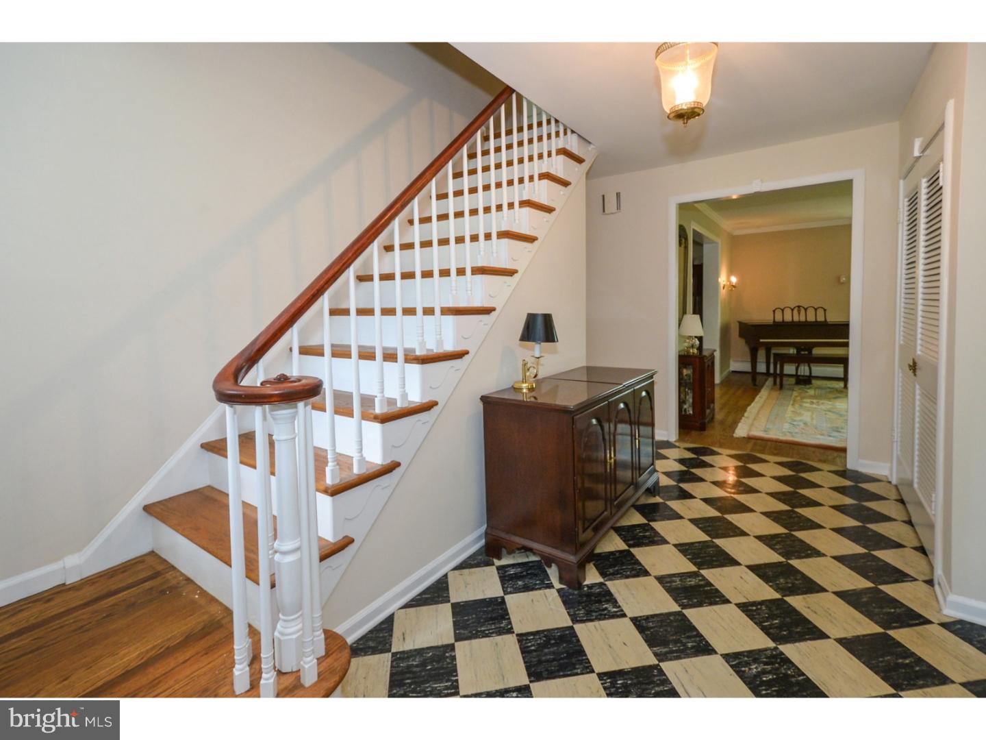 303 Powderhorn Road Fort Washington, PA 19034 - Photo 7 of 25 Foyer