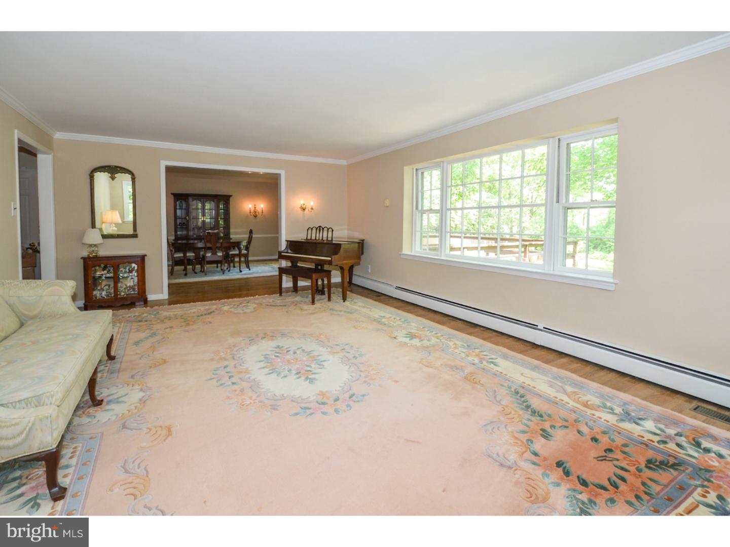 303 Powderhorn Road Fort Washington, PA 19034 - Photo 8 of 25 Living Room