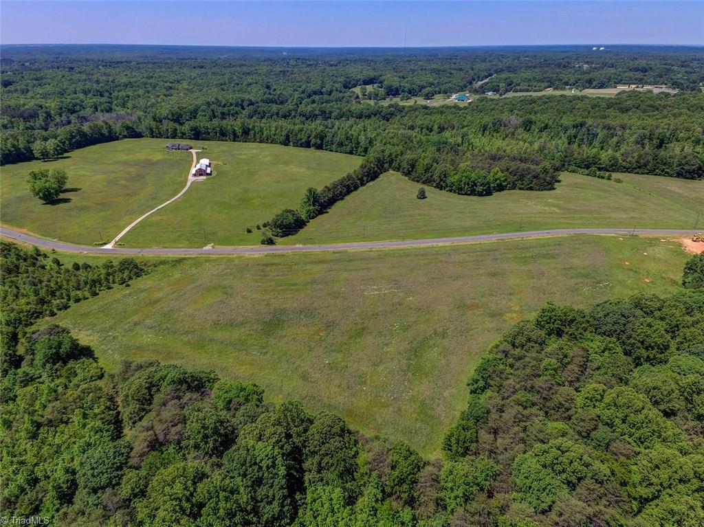 7488 Strader Road Summerfield, NC 27358 - Photo 11 of 18 Gallery Image 11