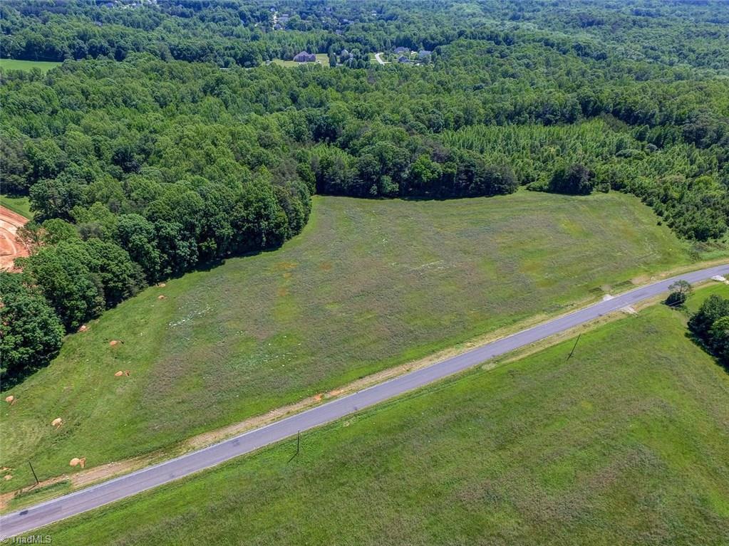 7488 Strader Road Summerfield, NC 27358 - Photo 3 of 18 Gallery Image 3