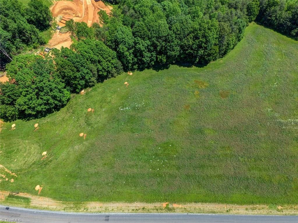 7488 Strader Road Summerfield, NC 27358 - Photo 6 of 18 Gallery Image 6