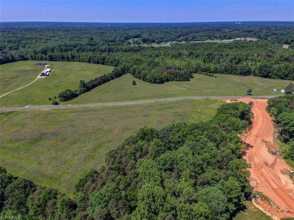 7488 Strader Road Summerfield, NC 27358 - Photo 7 of 18 Gallery Image 7