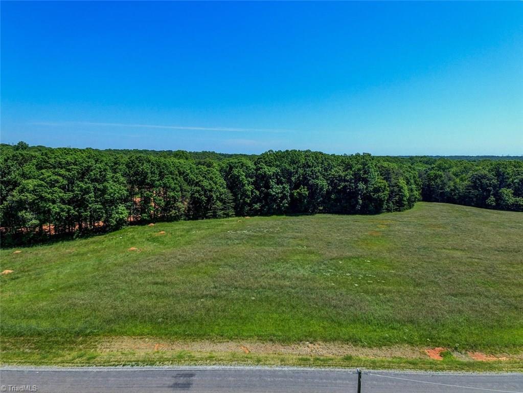 7488 Strader Road Summerfield, NC 27358 - Photo 8 of 18 Gallery Image 8