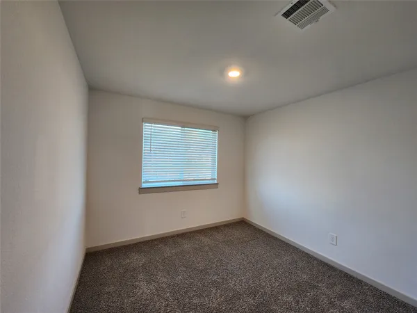 $2,200 | 4934 Natchez Trace, Arcola, TX 77545