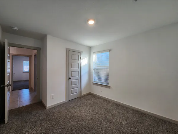$2,200 | 4934 Natchez Trace, Arcola, TX 77545