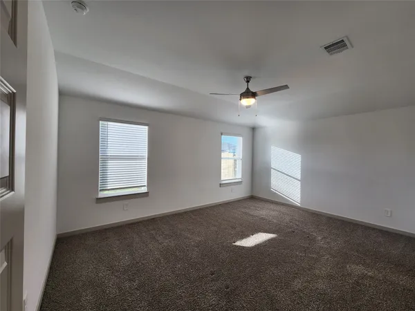 $2,200 | 4934 Natchez Trace, Arcola, TX 77545