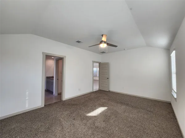 $2,200 | 4934 Natchez Trace, Arcola, TX 77545