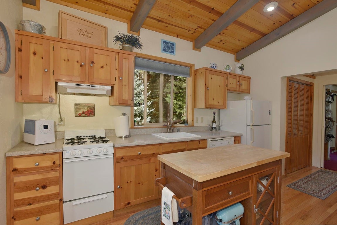 712 Mill Road McCloud, CA 96057 - Photo 25 of 45 Gallery Image 25