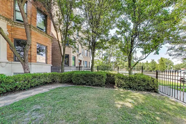 $274,900 | 6318 South Greenwood Avenue, Unit 3, Chicago, IL 60637