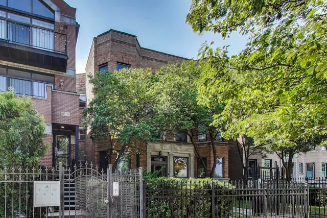 $274,900 | 6318 South Greenwood Avenue, Unit 3, Chicago, IL 60637