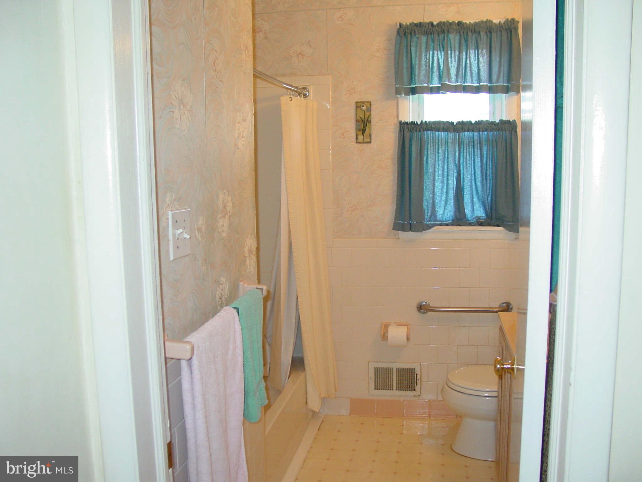 6102 Rusk Avenue Baltimore, MD 21209 - Photo 13 of 21 Bath