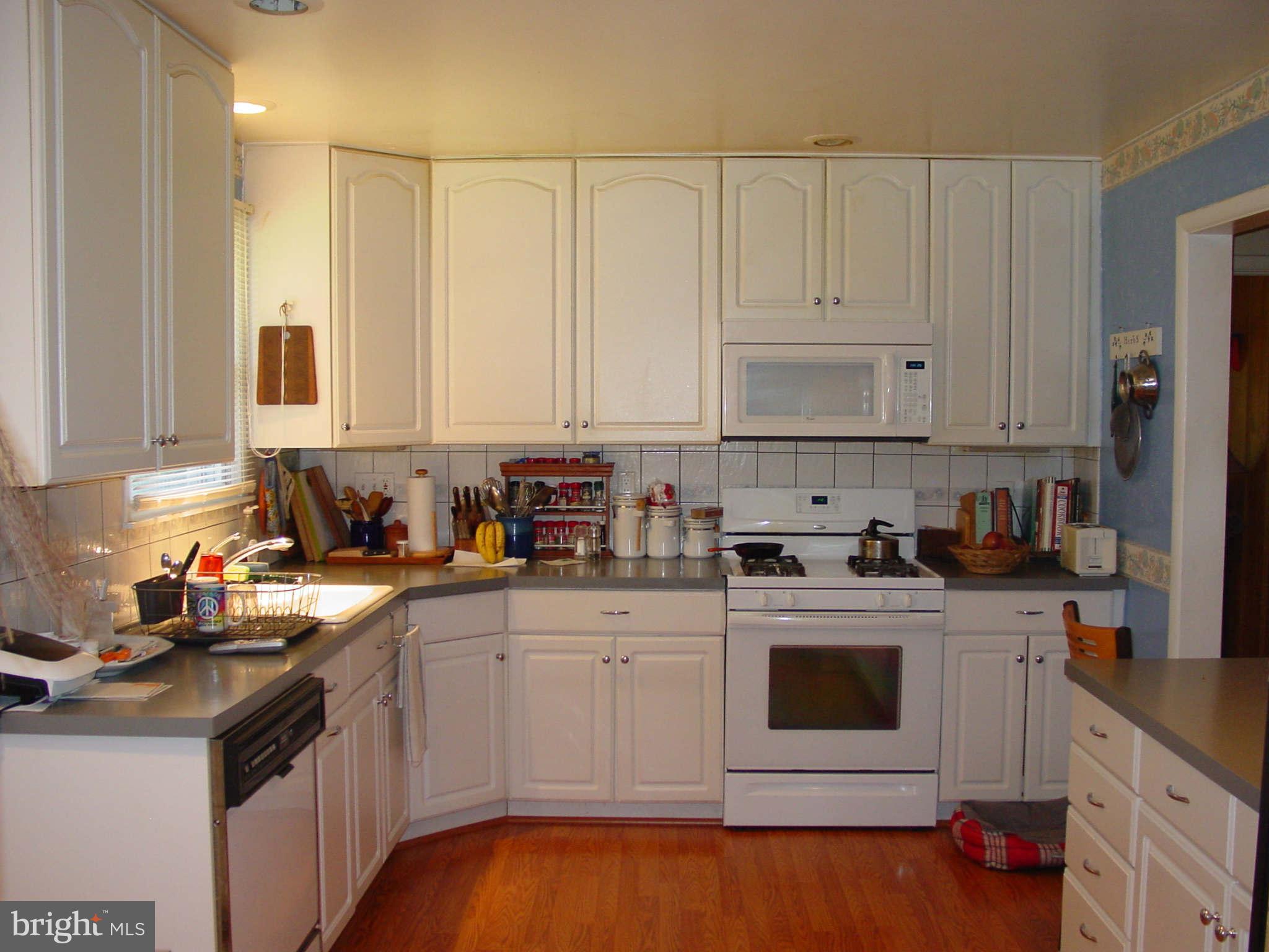 6102 Rusk Avenue Baltimore, MD 21209 - Photo 5 of 21 Kitchen